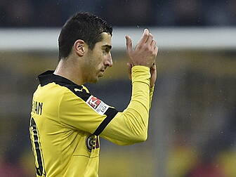 Manchester United edge closer...